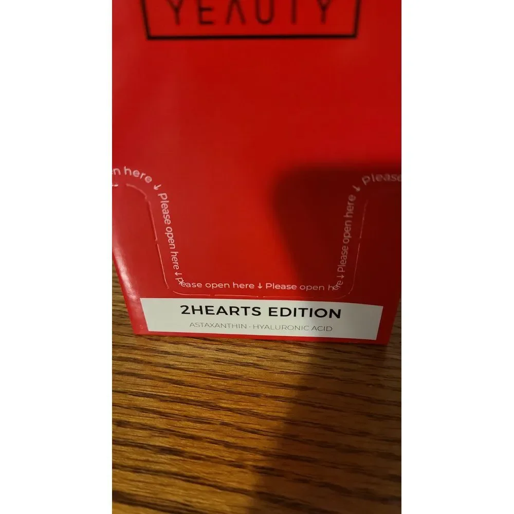 Yeauty 2 Heart Edition 25 pairs of Eye Masks -‎ Astaxanthin, Hyaluronic Acid